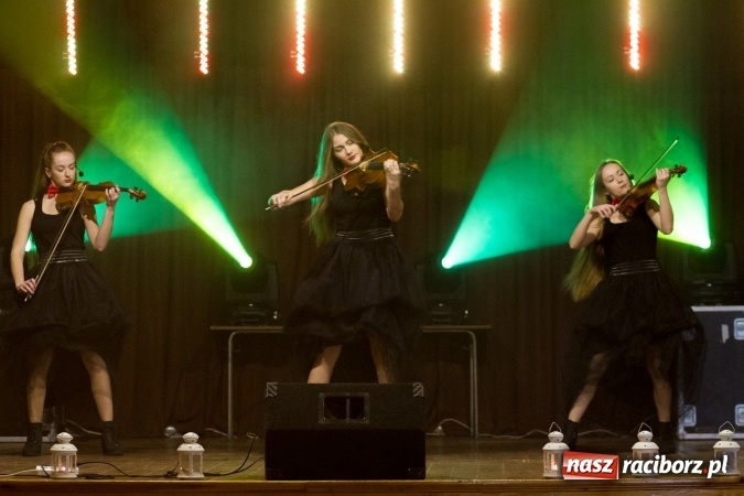 Zdjęcie w galerii na portalu naszraciborz.pl: Krzanowicki wiecz&oacute;r kolęd FOTOREPORTAŻ wiadomości z regionu