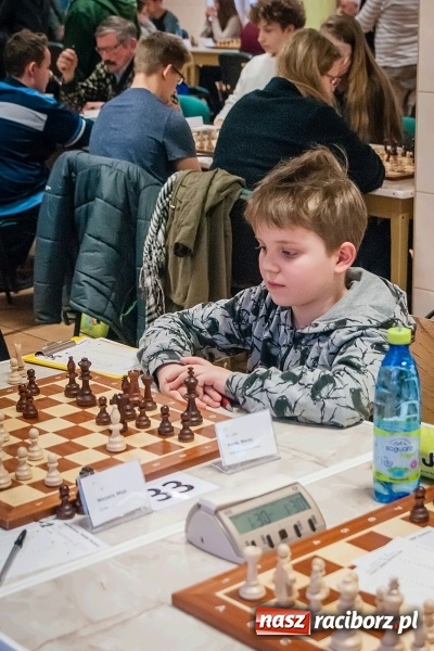 Zdjęcie w galerii na portalu naszraciborz.pl: Specjalny Ośrodek dla Niesłyszących i Słabosłyszących areną zmagań szachistów. Stawką puchar prezydenta wiadomości z regionu