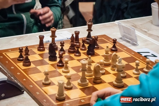 Zdjęcie w galerii na portalu naszraciborz.pl: Specjalny Ośrodek dla Niesłyszących i Słabosłyszących areną zmagań szachistów. Stawką puchar prezydenta wiadomości z regionu