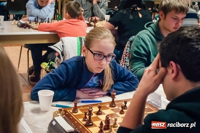 Zdjęcie w galerii na portalu naszraciborz.pl: Specjalny Ośrodek dla Niesłyszących i Słabosłyszących areną zmagań szachistów. Stawką puchar prezydenta wiadomości z regionu