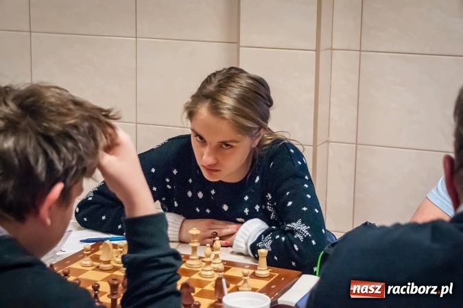 Zdjęcie w galerii na portalu naszraciborz.pl: Specjalny Ośrodek dla Niesłyszących i Słabosłyszących areną zmagań szachistów. Stawką puchar prezydenta wiadomości z regionu