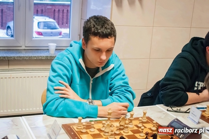 Zdjęcie w galerii na portalu naszraciborz.pl: Specjalny Ośrodek dla Niesłyszących i Słabosłyszących areną zmagań szachistów. Stawką puchar prezydenta wiadomości z regionu