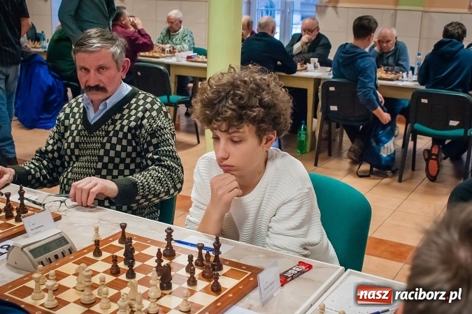 Zdjęcie w galerii na portalu naszraciborz.pl: Specjalny Ośrodek dla Niesłyszących i Słabosłyszących areną zmagań szachistów. Stawką puchar prezydenta wiadomości z regionu