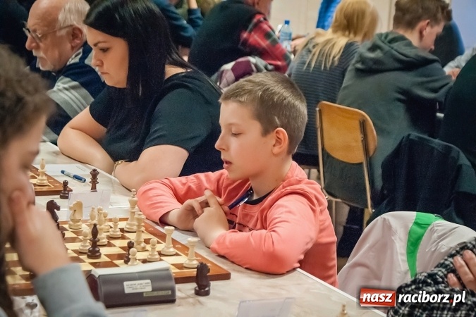 Zdjęcie w galerii na portalu naszraciborz.pl: Specjalny Ośrodek dla Niesłyszących i Słabosłyszących areną zmagań szachistów. Stawką puchar prezydenta wiadomości z regionu