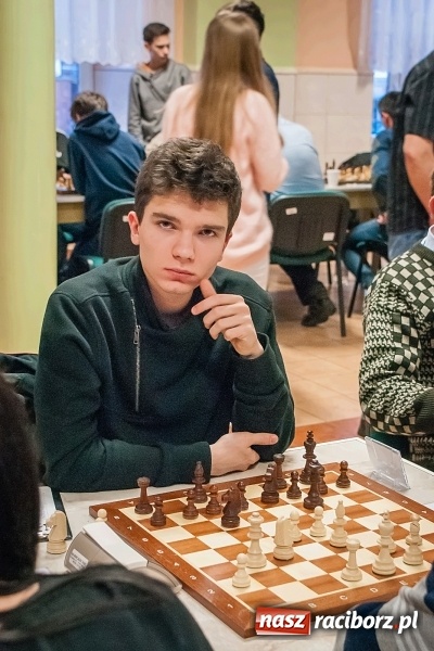 Zdjęcie w galerii na portalu naszraciborz.pl: Specjalny Ośrodek dla Niesłyszących i Słabosłyszących areną zmagań szachistów. Stawką puchar prezydenta wiadomości z regionu