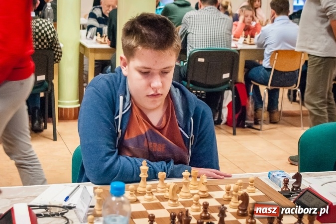 Zdjęcie w galerii na portalu naszraciborz.pl: Specjalny Ośrodek dla Niesłyszących i Słabosłyszących areną zmagań szachistów. Stawką puchar prezydenta wiadomości z regionu