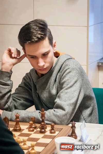 Zdjęcie w galerii na portalu naszraciborz.pl: Specjalny Ośrodek dla Niesłyszących i Słabosłyszących areną zmagań szachistów. Stawką puchar prezydenta wiadomości z regionu