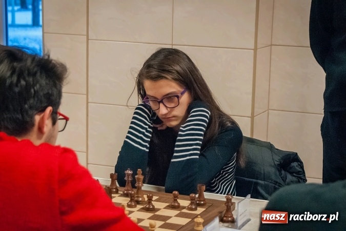 Zdjęcie w galerii na portalu naszraciborz.pl: Specjalny Ośrodek dla Niesłyszących i Słabosłyszących areną zmagań szachistów. Stawką puchar prezydenta wiadomości z regionu