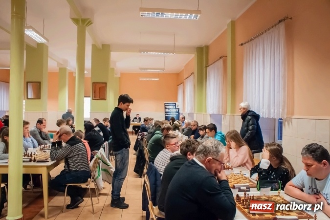 Zdjęcie w galerii na portalu naszraciborz.pl: Specjalny Ośrodek dla Niesłyszących i Słabosłyszących areną zmagań szachistów. Stawką puchar prezydenta wiadomości z regionu