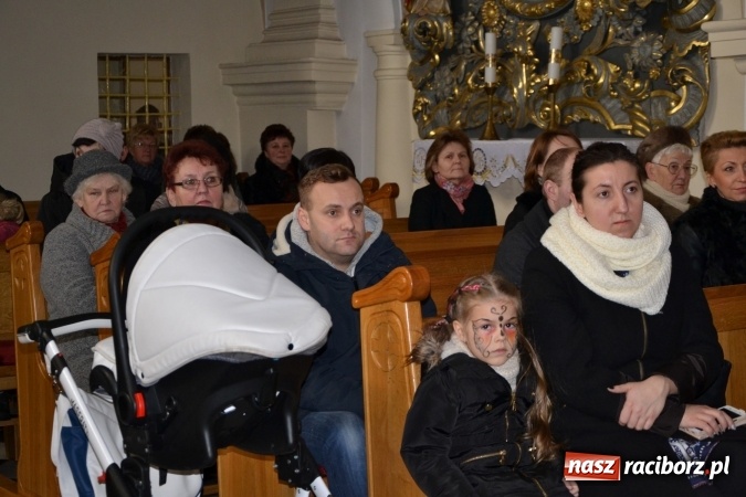 Zdjęcie w galerii na portalu naszraciborz.pl: Tworkowskie kolędowanie przy żłóbku  wiadomości z regionu
