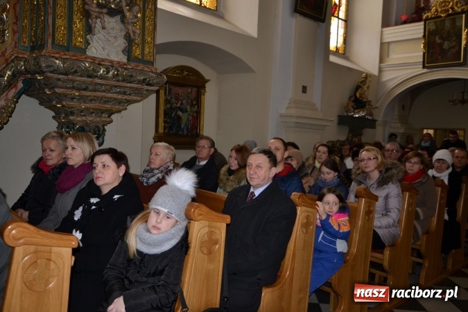 Zdjęcie w galerii na portalu naszraciborz.pl: Tworkowskie kolędowanie przy żłóbku  wiadomości z regionu
