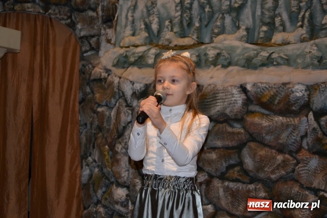 Zdjęcie w galerii na portalu naszraciborz.pl: Tworkowskie kolędowanie przy żłóbku  wiadomości z regionu