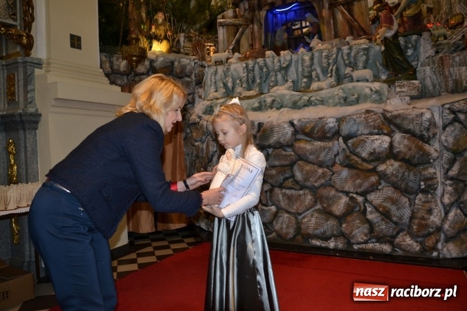 Zdjęcie w galerii na portalu naszraciborz.pl: Tworkowskie kolędowanie przy żłóbku  wiadomości z regionu