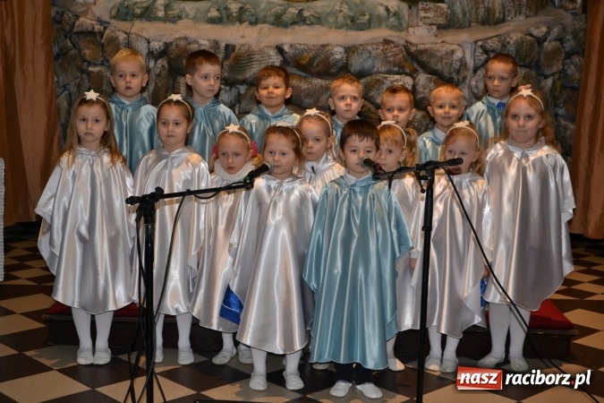 Zdjęcie w galerii na portalu naszraciborz.pl: Tworkowskie kolędowanie przy żłóbku  wiadomości z regionu