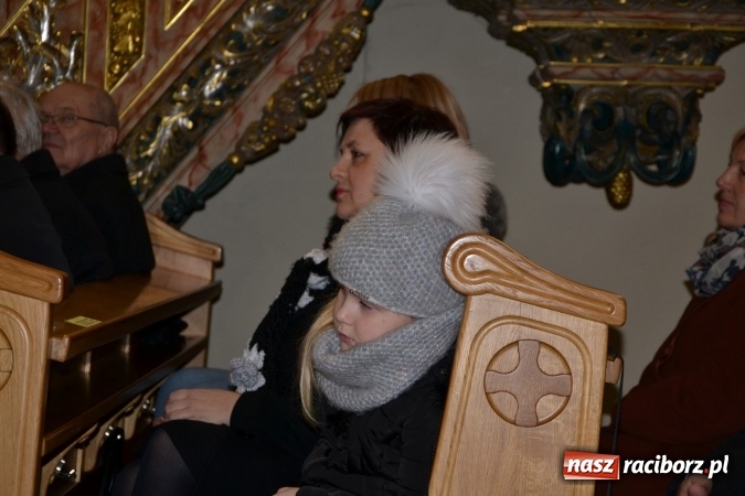 Zdjęcie w galerii na portalu naszraciborz.pl: Tworkowskie kolędowanie przy żłóbku  wiadomości z regionu