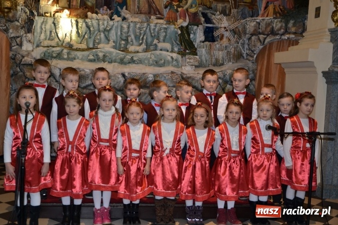 Zdjęcie w galerii na portalu naszraciborz.pl: Tworkowskie kolędowanie przy żłóbku  wiadomości z regionu