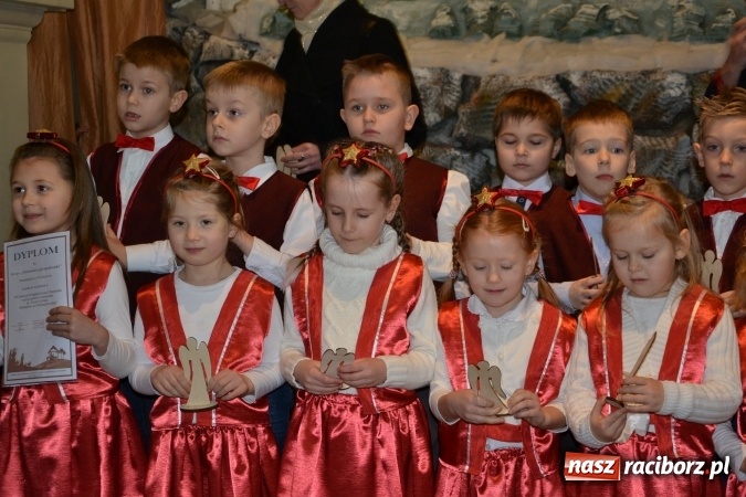 Zdjęcie w galerii na portalu naszraciborz.pl: Tworkowskie kolędowanie przy żłóbku  wiadomości z regionu