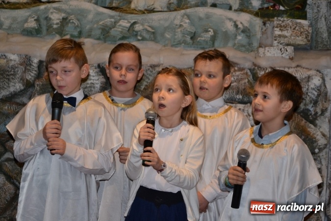 Zdjęcie w galerii na portalu naszraciborz.pl: Tworkowskie kolędowanie przy żłóbku  wiadomości z regionu