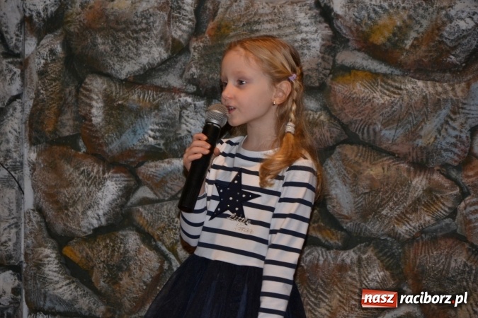 Zdjęcie w galerii na portalu naszraciborz.pl: Tworkowskie kolędowanie przy żłóbku  wiadomości z regionu