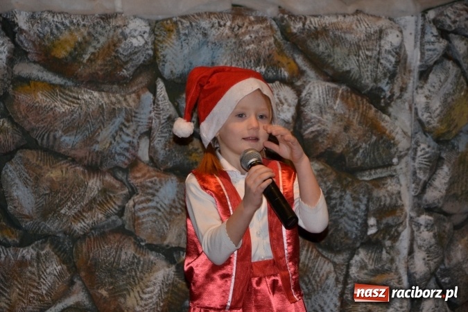 Zdjęcie w galerii na portalu naszraciborz.pl: Tworkowskie kolędowanie przy żłóbku  wiadomości z regionu