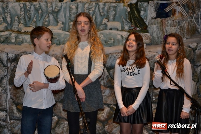 Zdjęcie w galerii na portalu naszraciborz.pl: Tworkowskie kolędowanie przy żłóbku  wiadomości z regionu