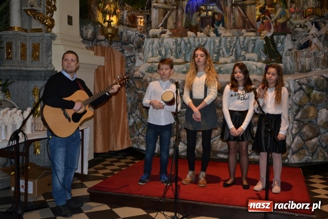 Zdjęcie w galerii na portalu naszraciborz.pl: Tworkowskie kolędowanie przy żłóbku  wiadomości z regionu