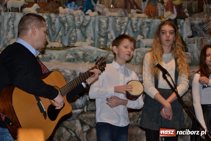 Zdjęcie w galerii na portalu naszraciborz.pl: Tworkowskie kolędowanie przy żłóbku  wiadomości z regionu