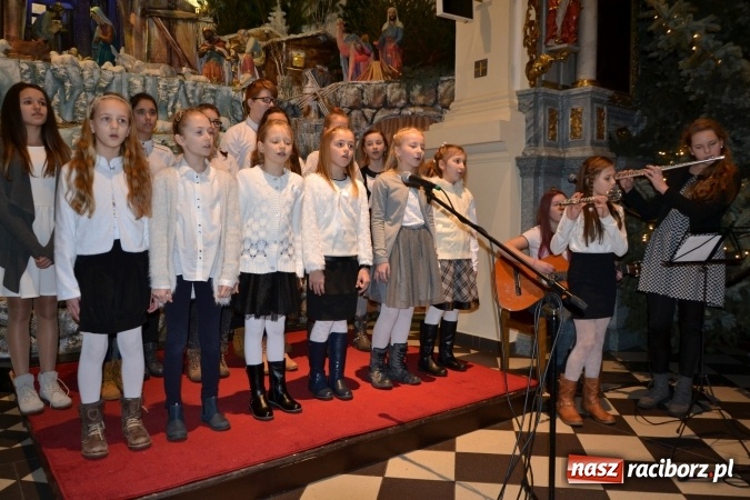 Zdjęcie w galerii na portalu naszraciborz.pl: Tworkowskie kolędowanie przy żłóbku  wiadomości z regionu