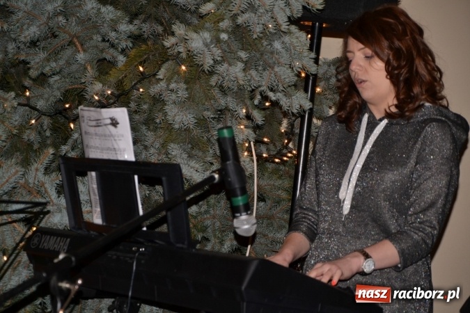 Zdjęcie w galerii na portalu naszraciborz.pl: Tworkowskie kolędowanie przy żłóbku  wiadomości z regionu