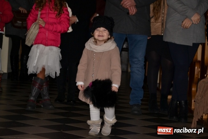 Zdjęcie w galerii na portalu naszraciborz.pl: Tworkowskie kolędowanie przy żłóbku  wiadomości z regionu