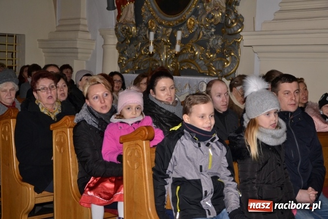 Zdjęcie w galerii na portalu naszraciborz.pl: Tworkowskie kolędowanie przy żłóbku  wiadomości z regionu
