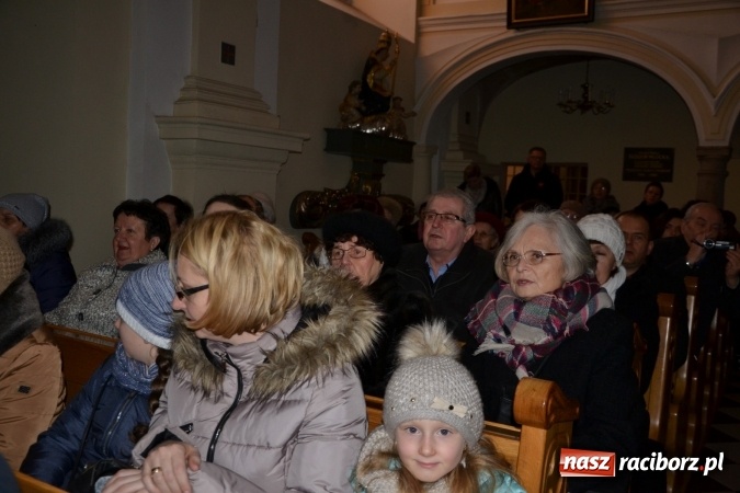 Zdjęcie w galerii na portalu naszraciborz.pl: Tworkowskie kolędowanie przy żłóbku  wiadomości z regionu