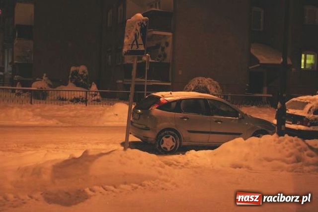 Zdjęcie w galerii na portalu naszraciborz.pl: Śnieg nie zwalnia z myślenia wiadomości z regionu