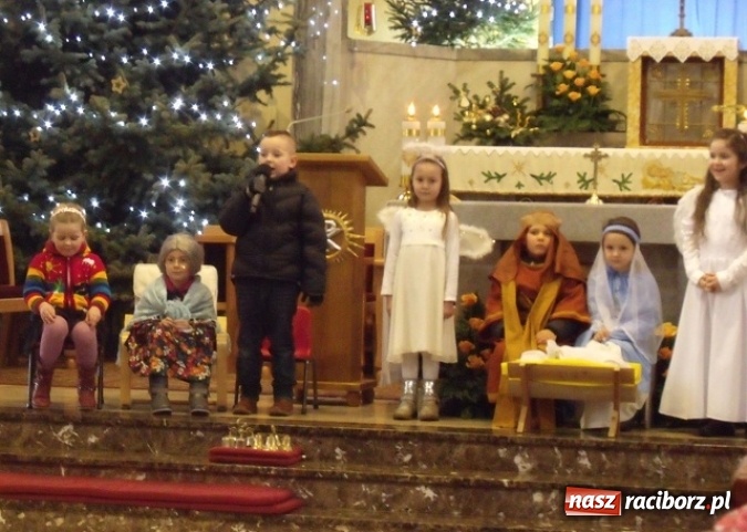 Zdjęcie w galerii na portalu naszraciborz.pl: Pracowite pszczółki wystawiły jasełka  wiadomości z regionu