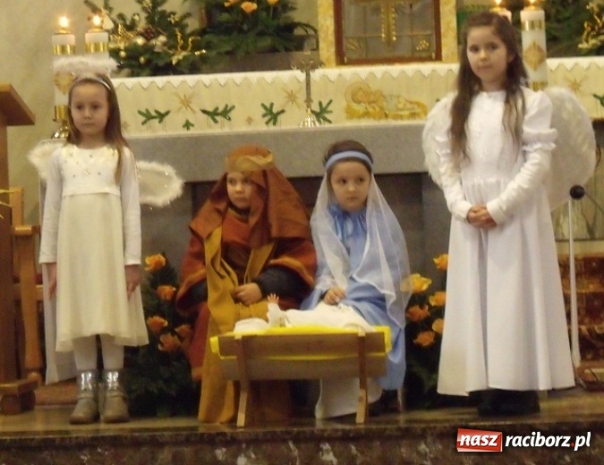Zdjęcie w galerii na portalu naszraciborz.pl: Pracowite pszczółki wystawiły jasełka  wiadomości z regionu