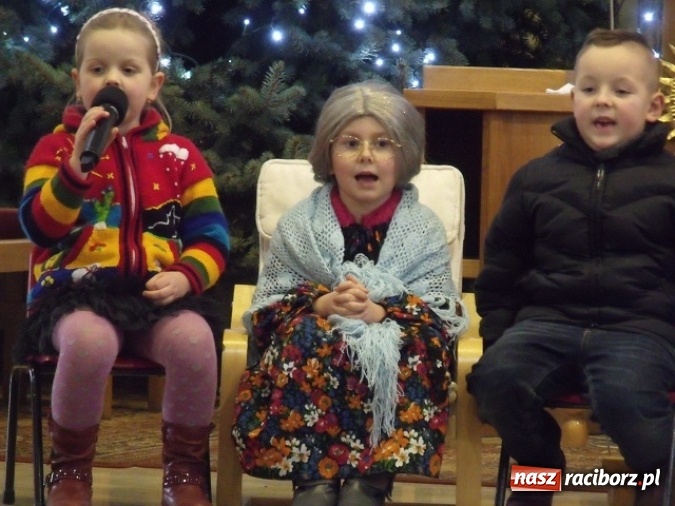 Zdjęcie w galerii na portalu naszraciborz.pl: Pracowite pszczółki wystawiły jasełka  wiadomości z regionu