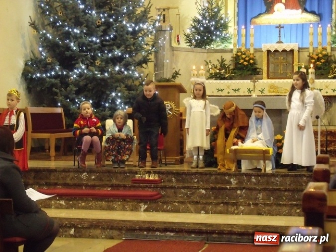 Zdjęcie w galerii na portalu naszraciborz.pl: Pracowite pszczółki wystawiły jasełka  wiadomości z regionu