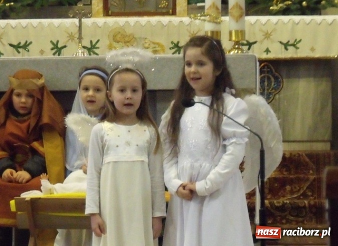 Zdjęcie w galerii na portalu naszraciborz.pl: Pracowite pszczółki wystawiły jasełka  wiadomości z regionu