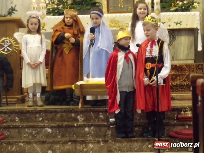 Zdjęcie w galerii na portalu naszraciborz.pl: Pracowite pszczółki wystawiły jasełka  wiadomości z regionu