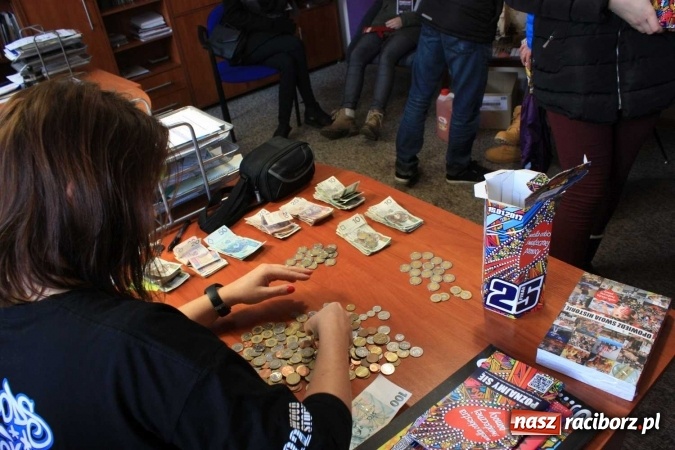 Zdjęcie w galerii na portalu naszraciborz.pl: Wielka Orkiestra Świątecznej Pomocy zn&oacute;w zagrała w Krzanowicach. Pobito rekord! wiadomości z regionu