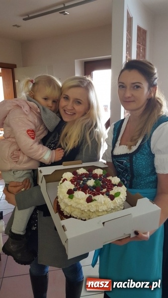 Zdjęcie w galerii na portalu naszraciborz.pl: Studio Sztuki Fryzjerskiej Luiza z Tworkowa strzygło i modelowało w rytm Wielkiej Orkiestry Świątecznej Pomocy wiadomości z regionu