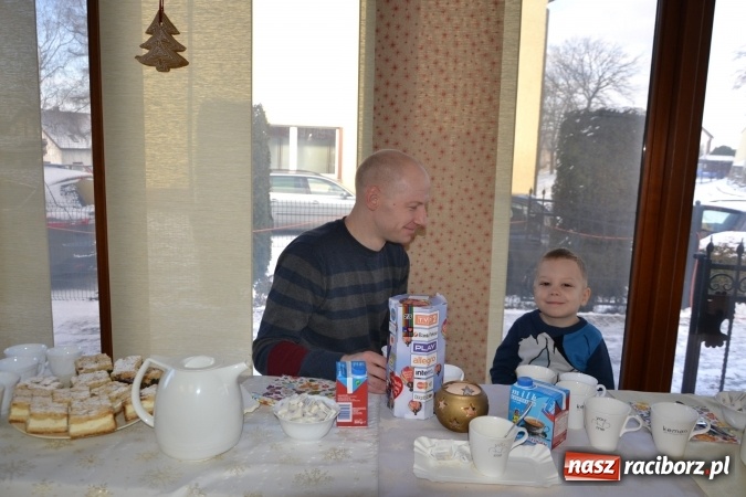 Zdjęcie w galerii na portalu naszraciborz.pl: Studio Sztuki Fryzjerskiej Luiza z Tworkowa strzygło i modelowało w rytm Wielkiej Orkiestry Świątecznej Pomocy wiadomości z regionu