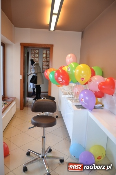 Zdjęcie w galerii na portalu naszraciborz.pl: Studio Sztuki Fryzjerskiej Luiza z Tworkowa strzygło i modelowało w rytm Wielkiej Orkiestry Świątecznej Pomocy wiadomości z regionu