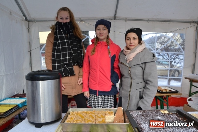 Zdjęcie w galerii na portalu naszraciborz.pl: Studio Sztuki Fryzjerskiej Luiza z Tworkowa strzygło i modelowało w rytm Wielkiej Orkiestry Świątecznej Pomocy wiadomości z regionu