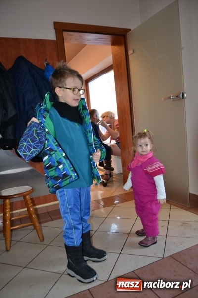 Zdjęcie w galerii na portalu naszraciborz.pl: Studio Sztuki Fryzjerskiej Luiza z Tworkowa strzygło i modelowało w rytm Wielkiej Orkiestry Świątecznej Pomocy wiadomości z regionu