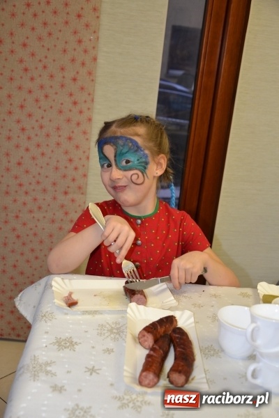 Zdjęcie w galerii na portalu naszraciborz.pl: Studio Sztuki Fryzjerskiej Luiza z Tworkowa strzygło i modelowało w rytm Wielkiej Orkiestry Świątecznej Pomocy wiadomości z regionu