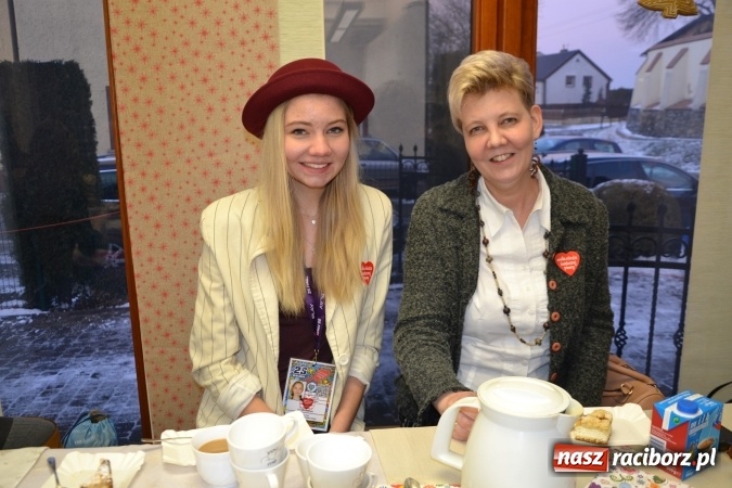 Zdjęcie w galerii na portalu naszraciborz.pl: Studio Sztuki Fryzjerskiej Luiza z Tworkowa strzygło i modelowało w rytm Wielkiej Orkiestry Świątecznej Pomocy wiadomości z regionu