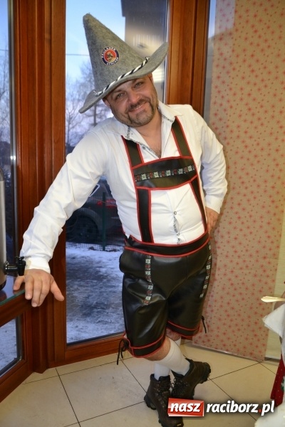 Zdjęcie w galerii na portalu naszraciborz.pl: Studio Sztuki Fryzjerskiej Luiza z Tworkowa strzygło i modelowało w rytm Wielkiej Orkiestry Świątecznej Pomocy wiadomości z regionu