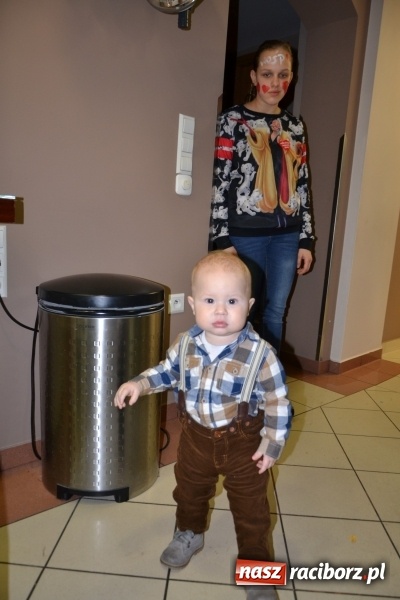 Zdjęcie w galerii na portalu naszraciborz.pl: Studio Sztuki Fryzjerskiej Luiza z Tworkowa strzygło i modelowało w rytm Wielkiej Orkiestry Świątecznej Pomocy wiadomości z regionu