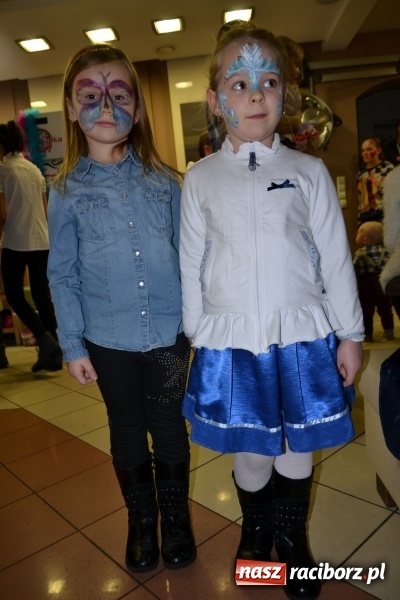 Zdjęcie w galerii na portalu naszraciborz.pl: Studio Sztuki Fryzjerskiej Luiza z Tworkowa strzygło i modelowało w rytm Wielkiej Orkiestry Świątecznej Pomocy wiadomości z regionu